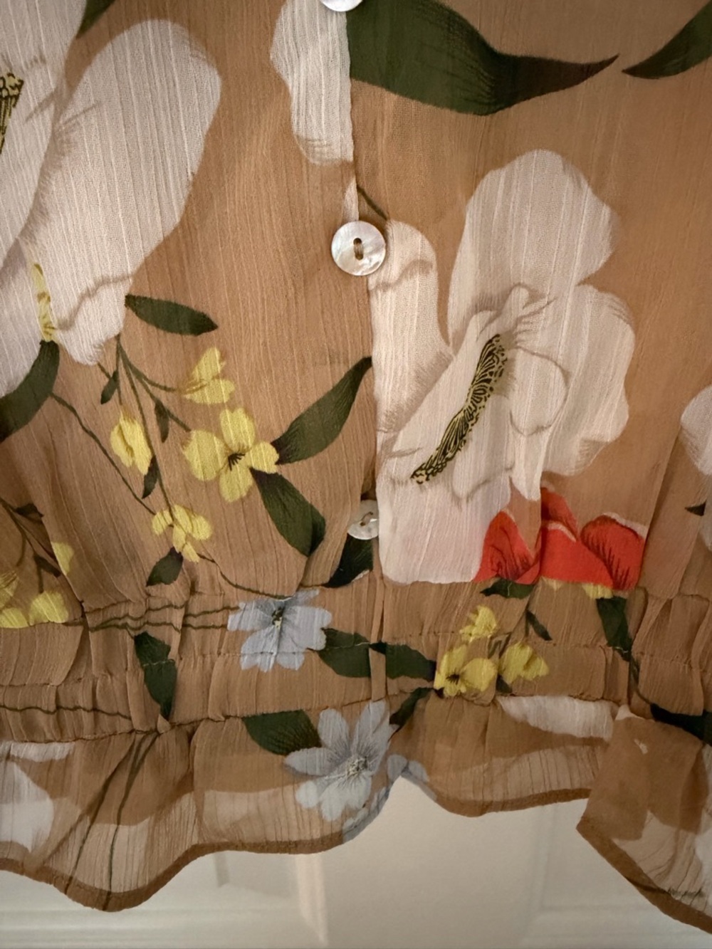 NWT Lost + Wander Tan Floral Ruffle V-Neck Blouse - Picture 4 of 5